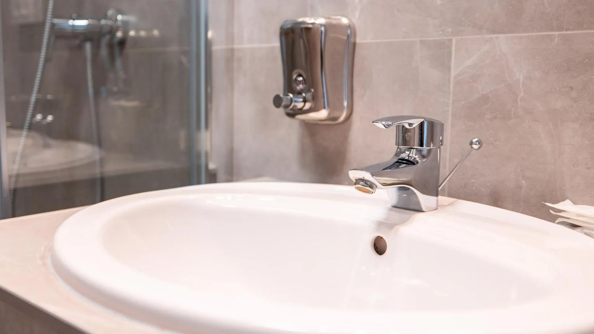 ****  Stil Hotel Bukarest Románia
